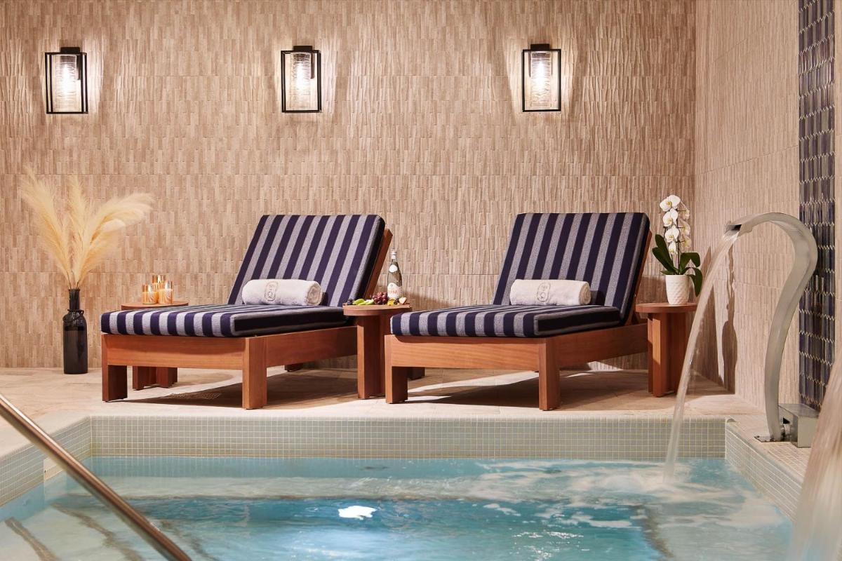 Image 4 of 124 on Queen Hotel & Spa