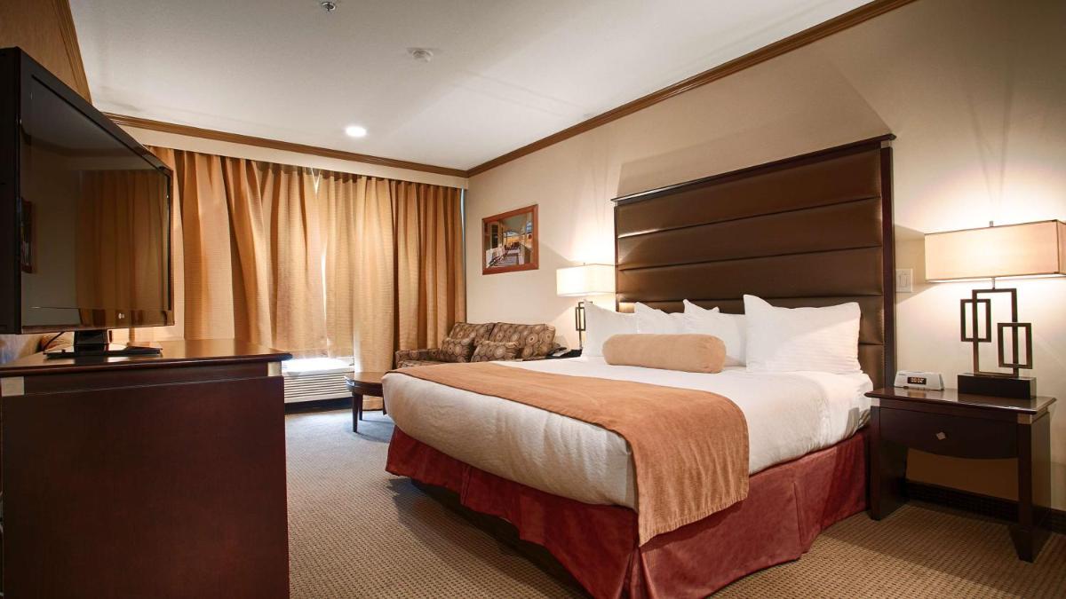 Image 2 of Camrose Resort Casino