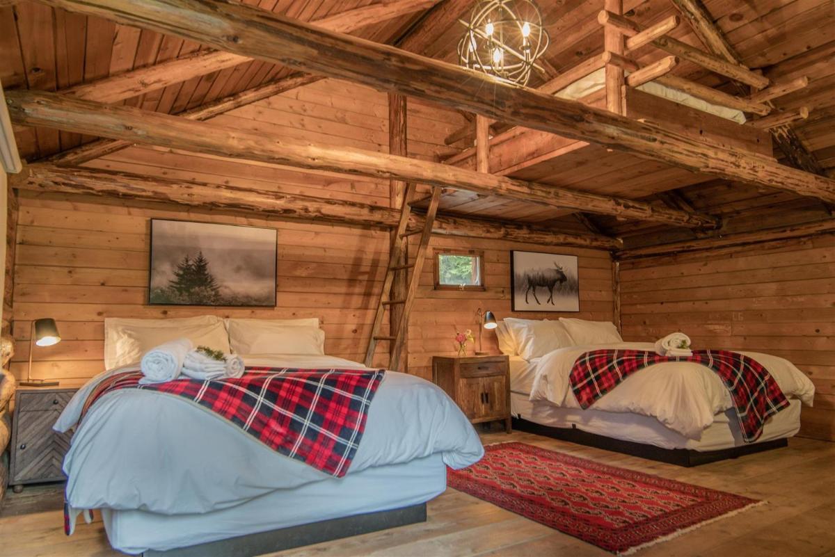 Image 2 of Chute Lake Lodge