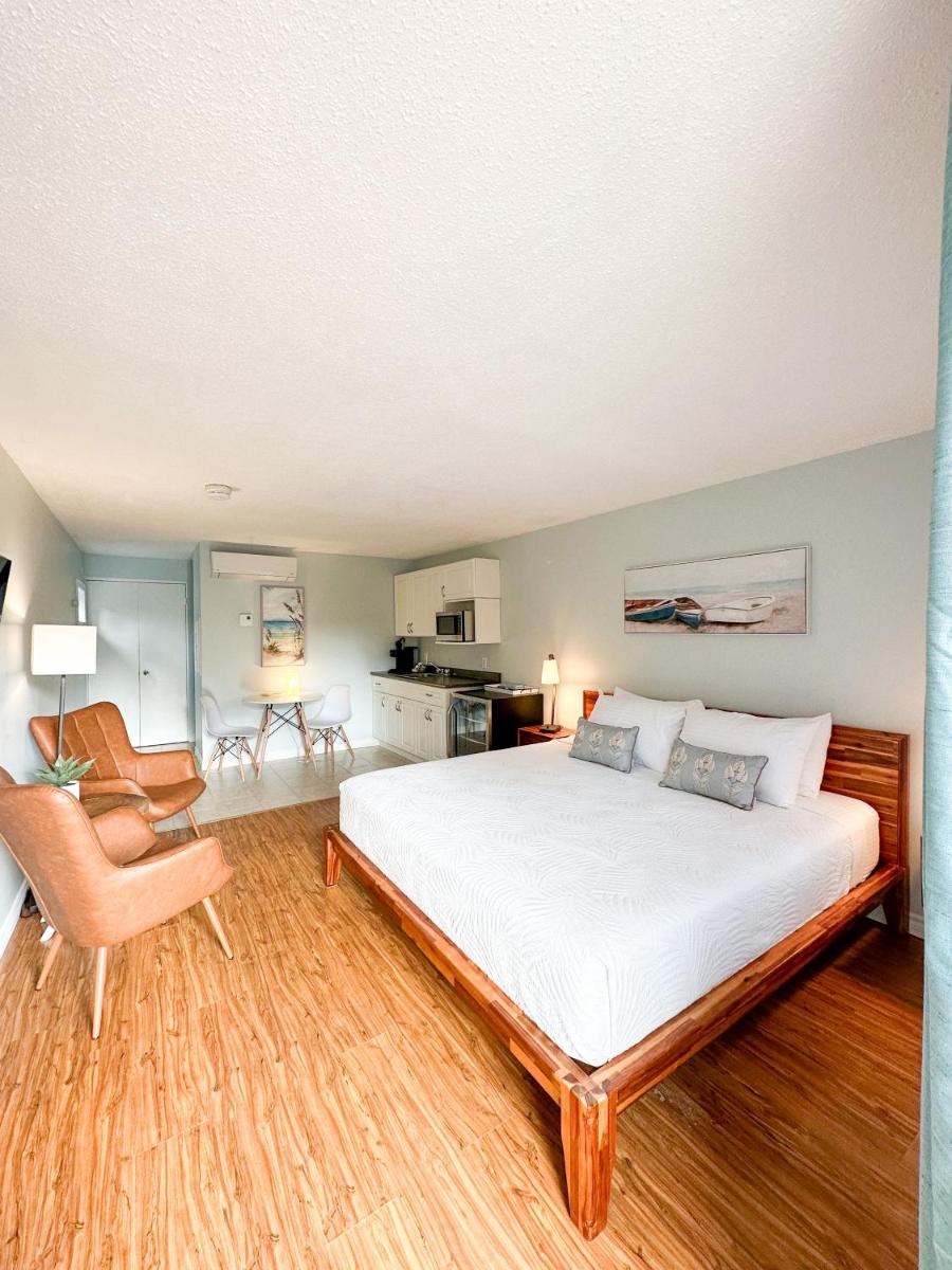 Image 4 of Oasis by the Bay Vacation Suites