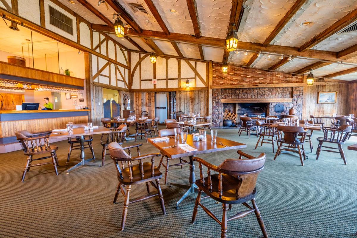 Image 5 of Old Orchard Inn