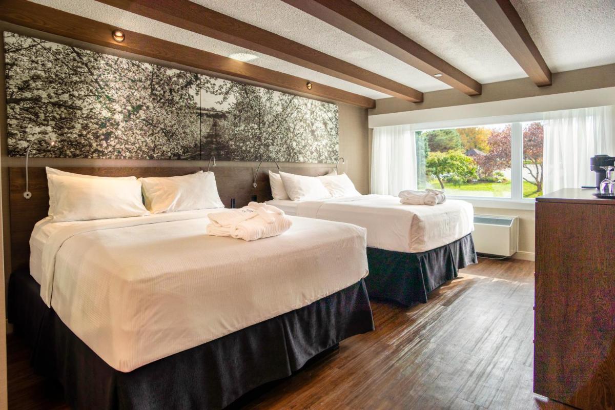 Image 2 of Old Orchard Inn