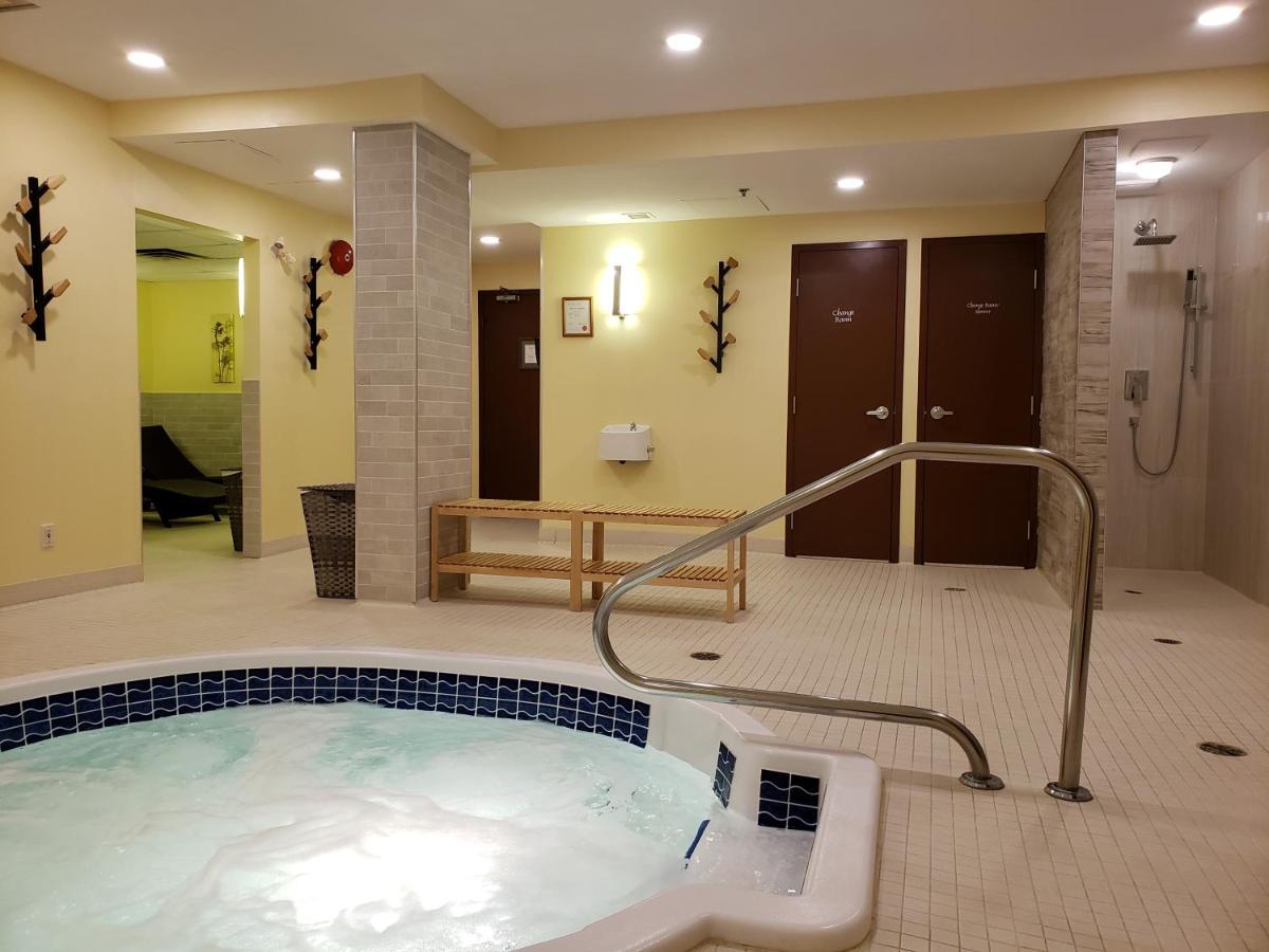Image 3 of Sun Peaks Lodge