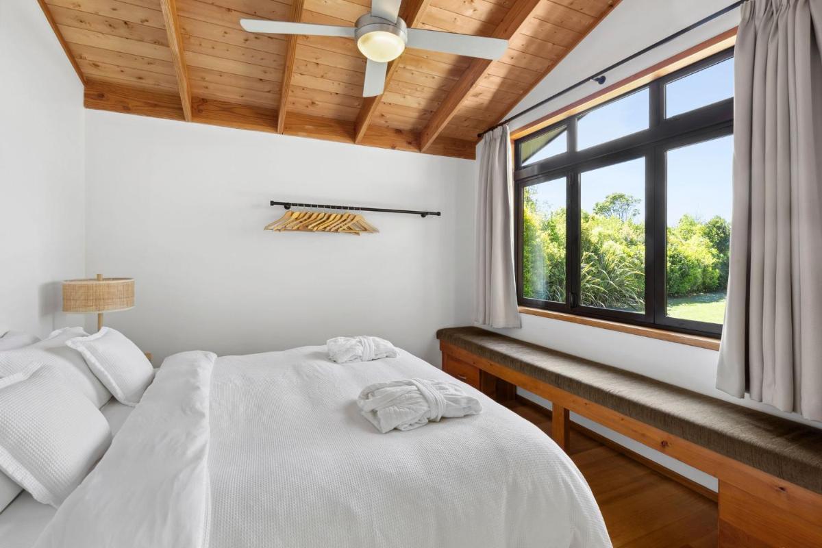 Image 7 of Adrift In Golden Bay- Absolute Beachfront Villas
