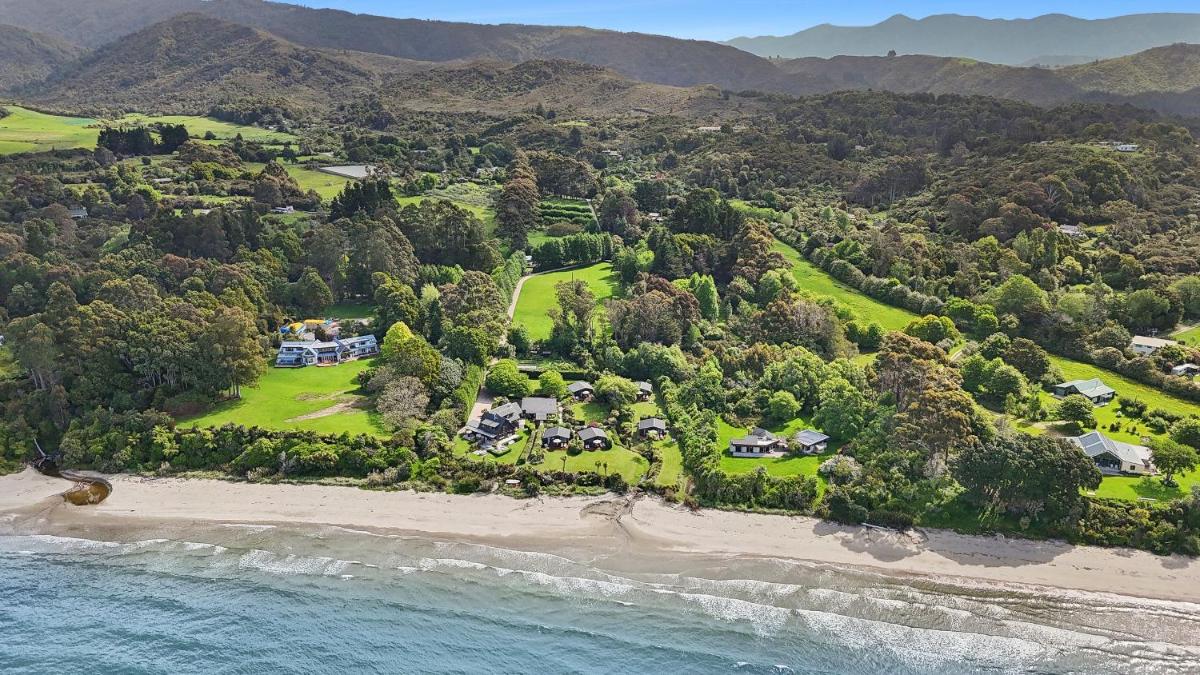 Image 6 of Adrift In Golden Bay- Absolute Beachfront Villas