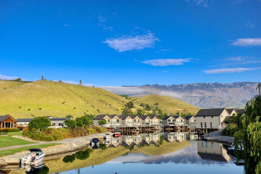 Image 2 of Marsden Lake Resort Central Otago