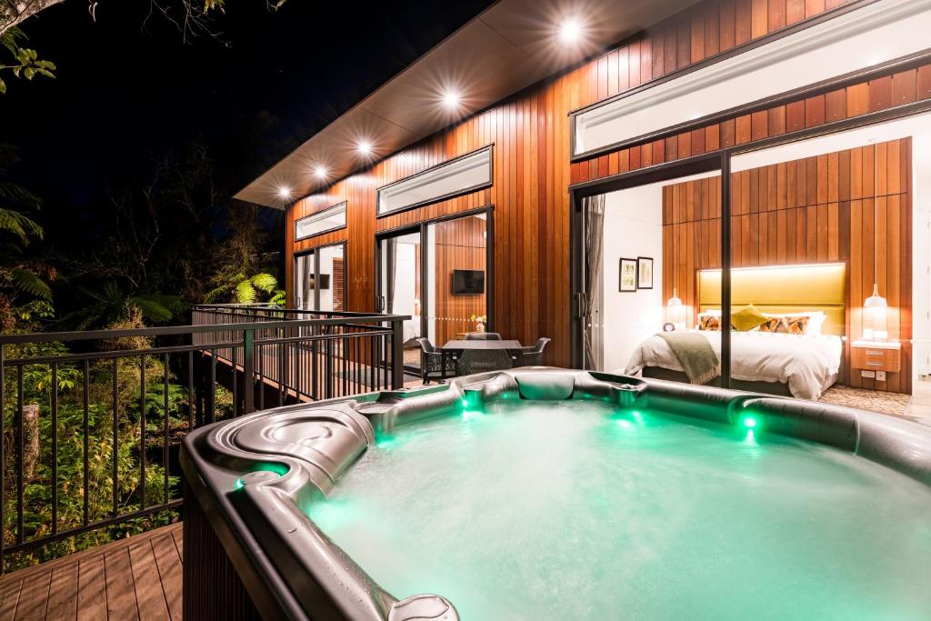 Image 2 of Rainforest Retreat