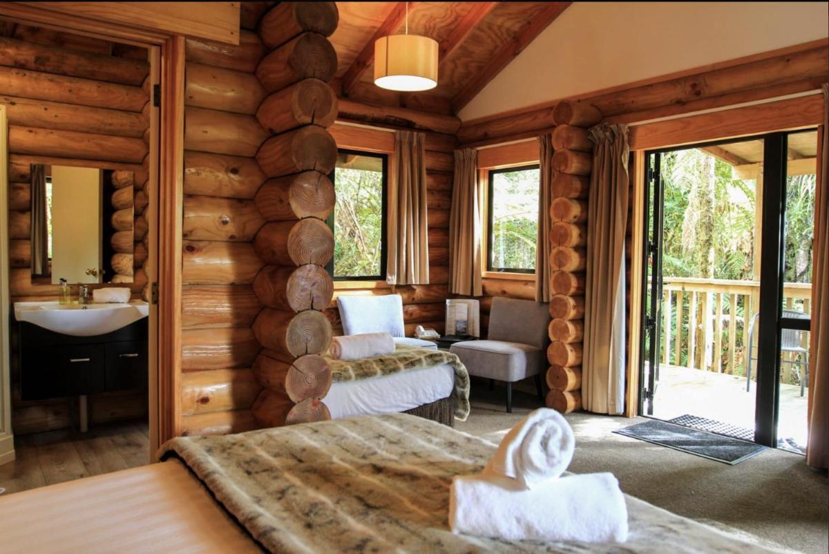 Image 3 of Rainforest Retreat