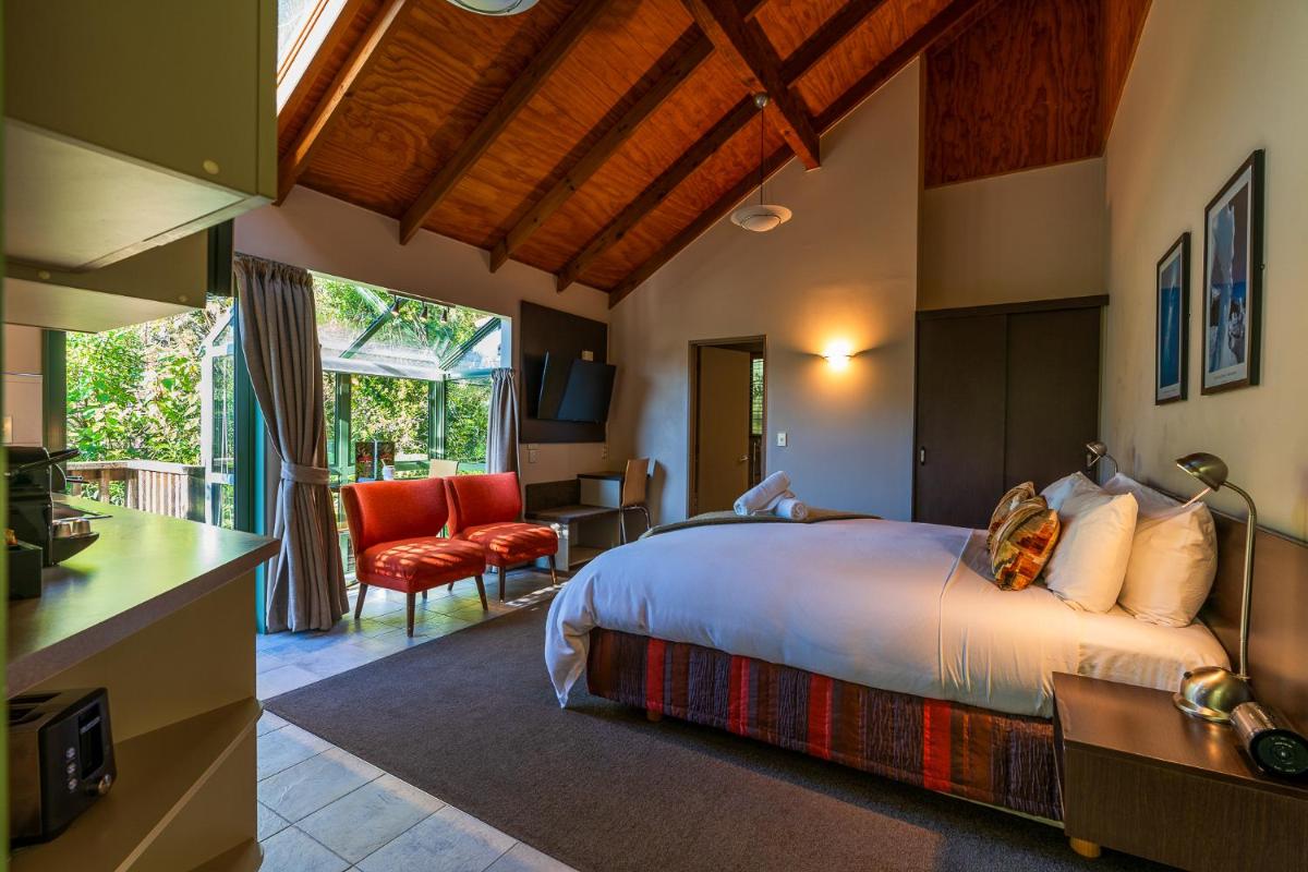 Image 2 of Rainforest Retreat