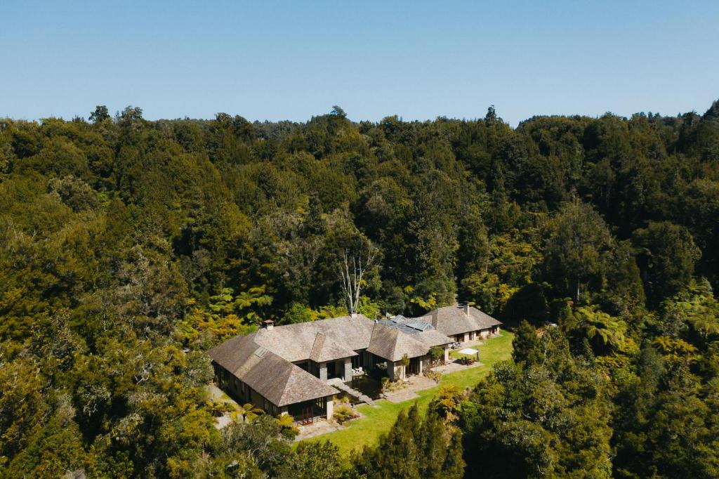 Image 2 of Treetops Lodge & Estate