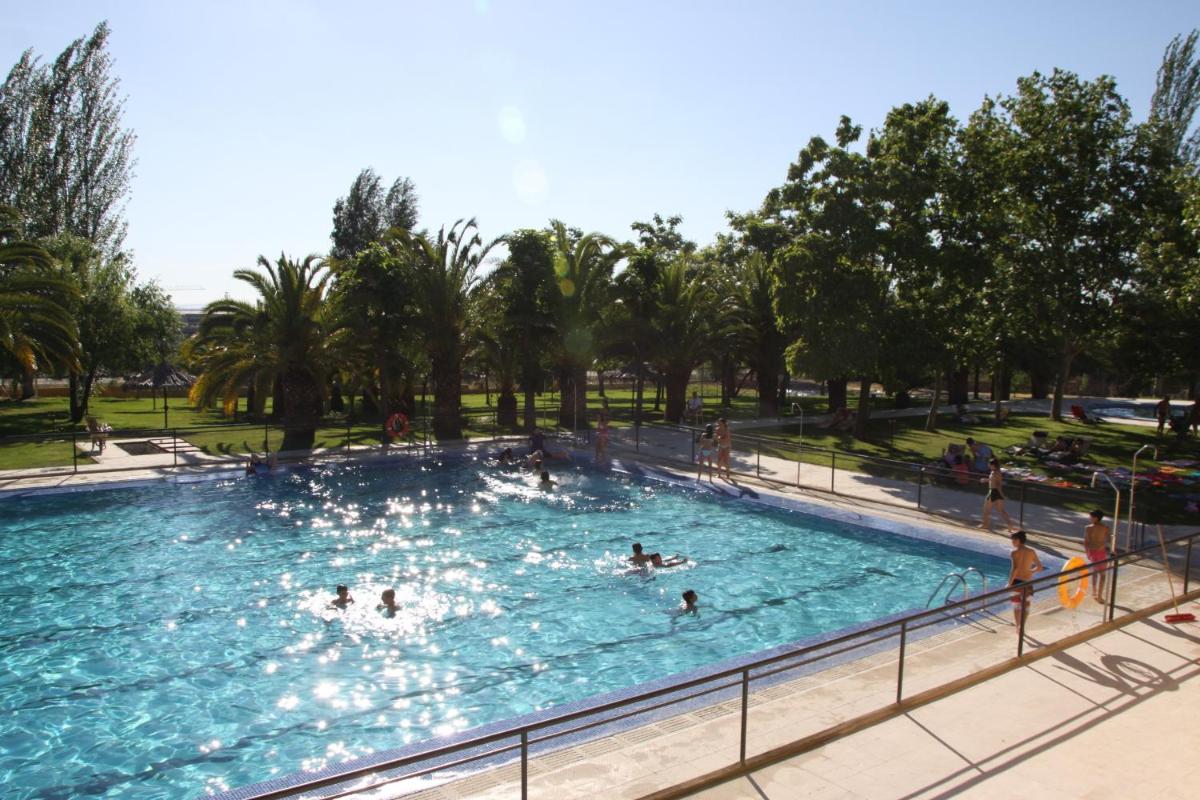 Hostal – Bungalows Camping Cáceres