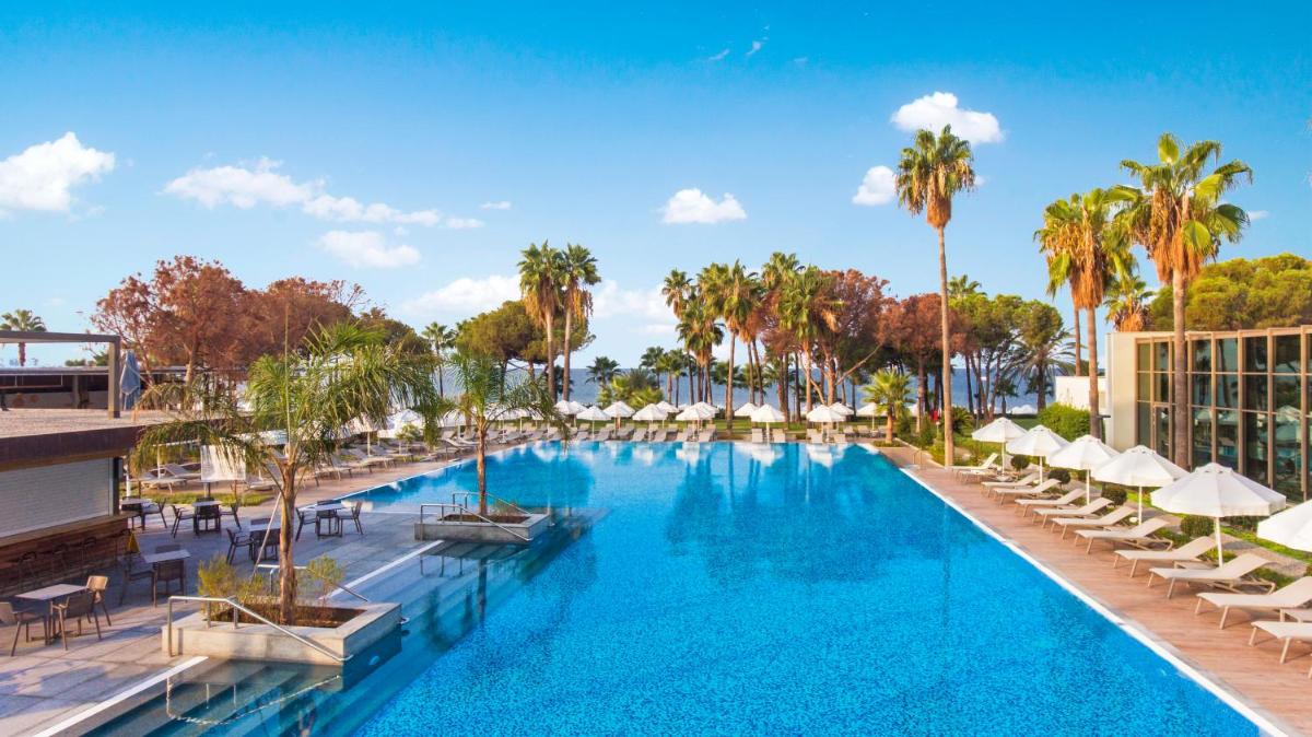 Acanthus Cennet Barut Collection – Ultra All Inclusive