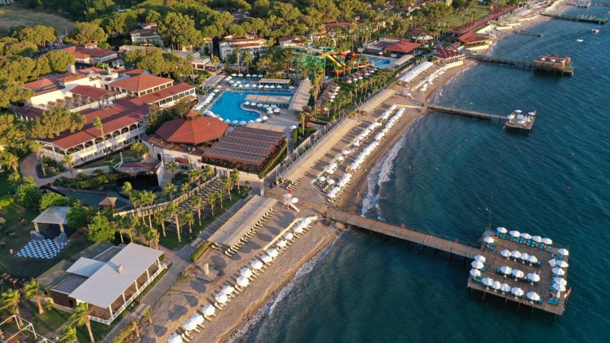 Crystal Flora Beach Resort – Ultimate All Inclusive