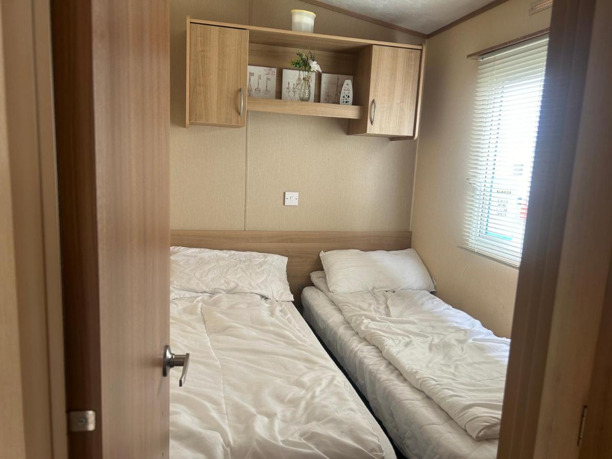 3 Bed Caravan Lido Beach