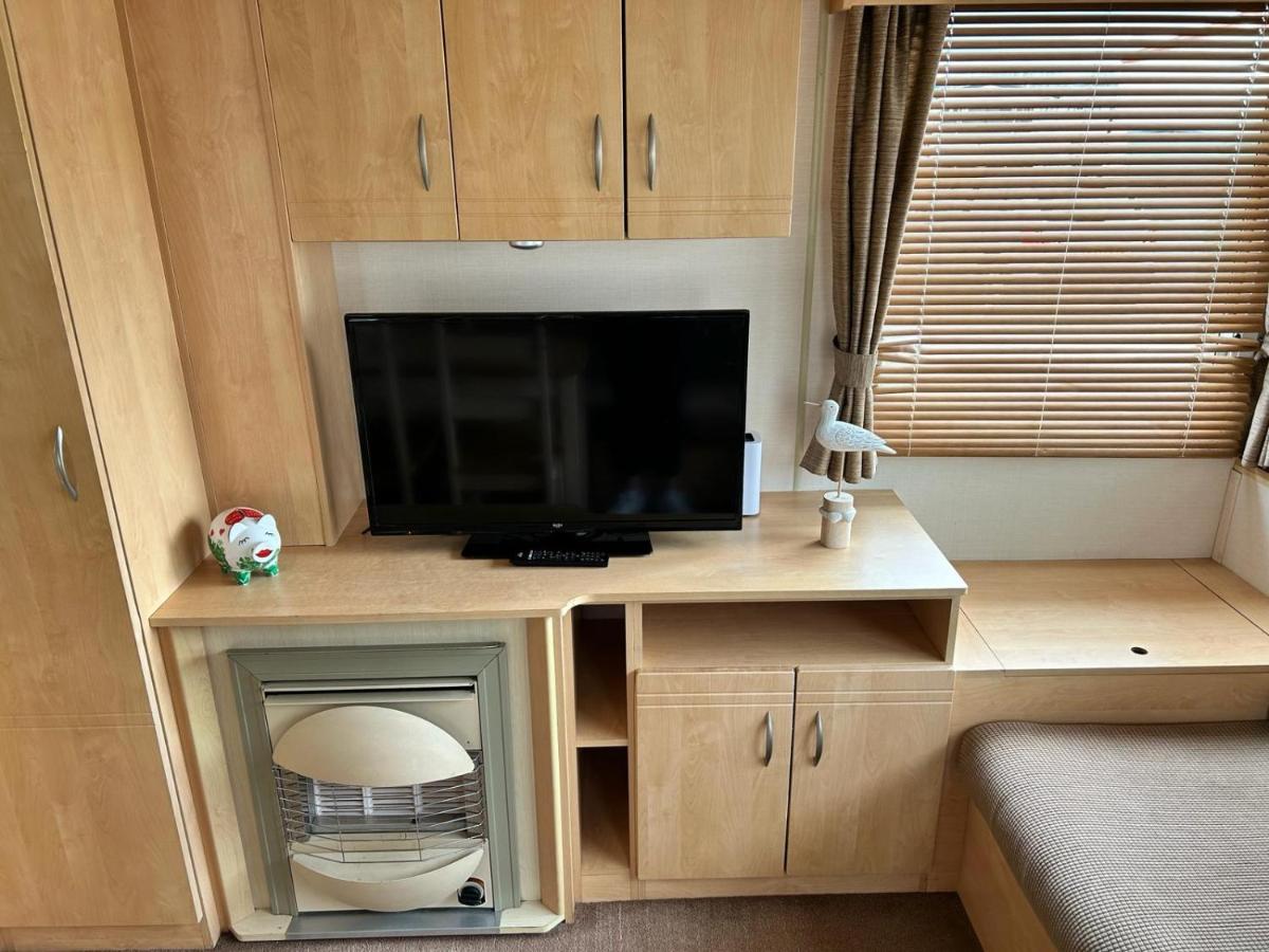 519 Family Caravan at Golden Gate Holiday Centre, Sleeps 6