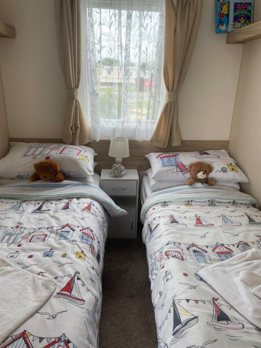 6 berth caravan Cherry tree holiday park Great yarmouth