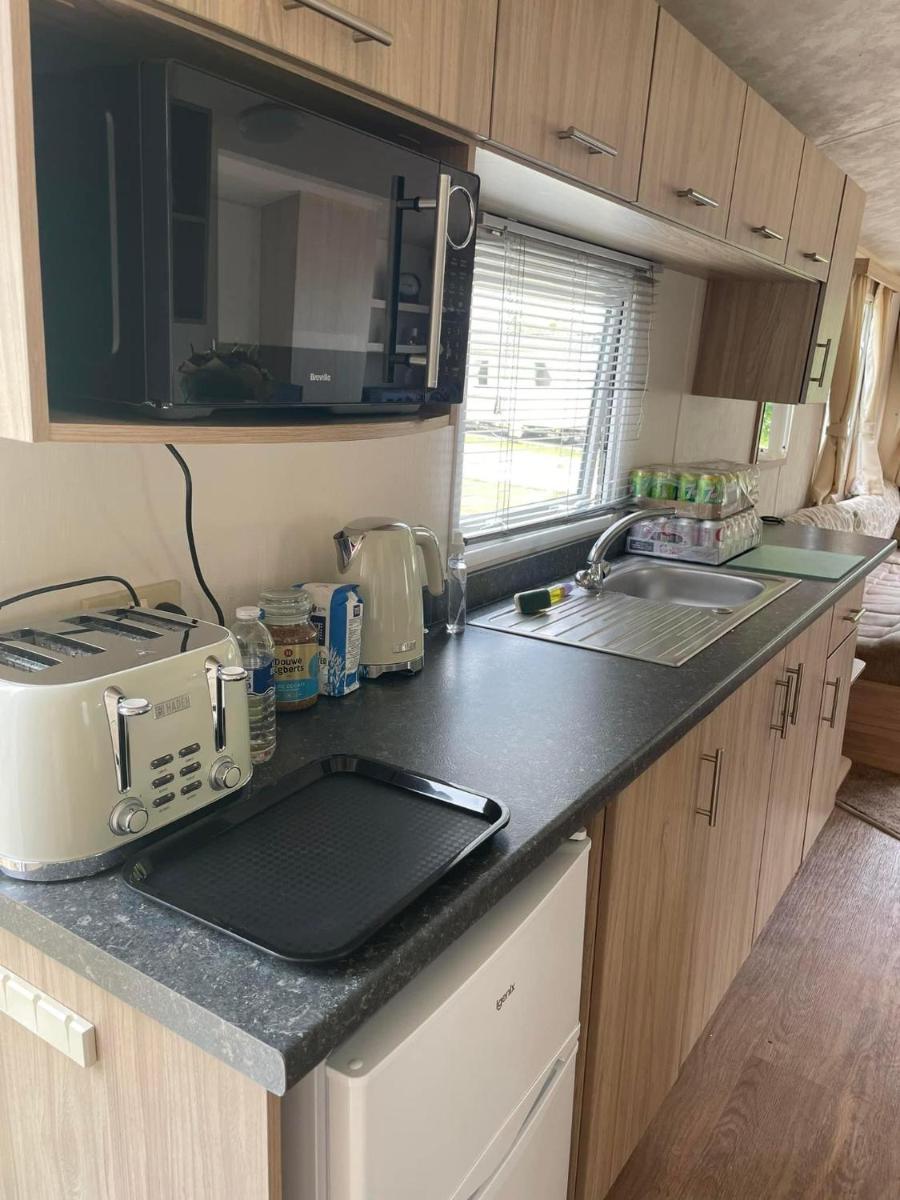 6 berth caravan Cherry tree holiday park Great yarmouth