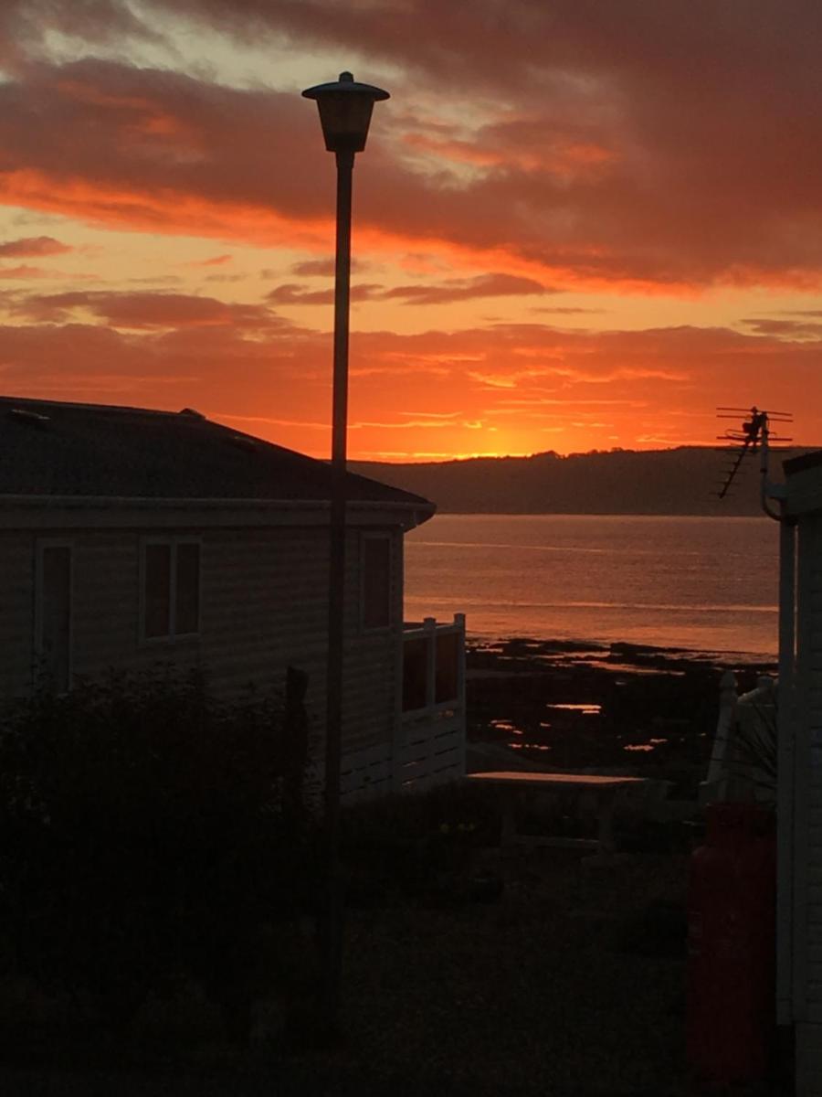 Caravan by the sea Trecco Bay