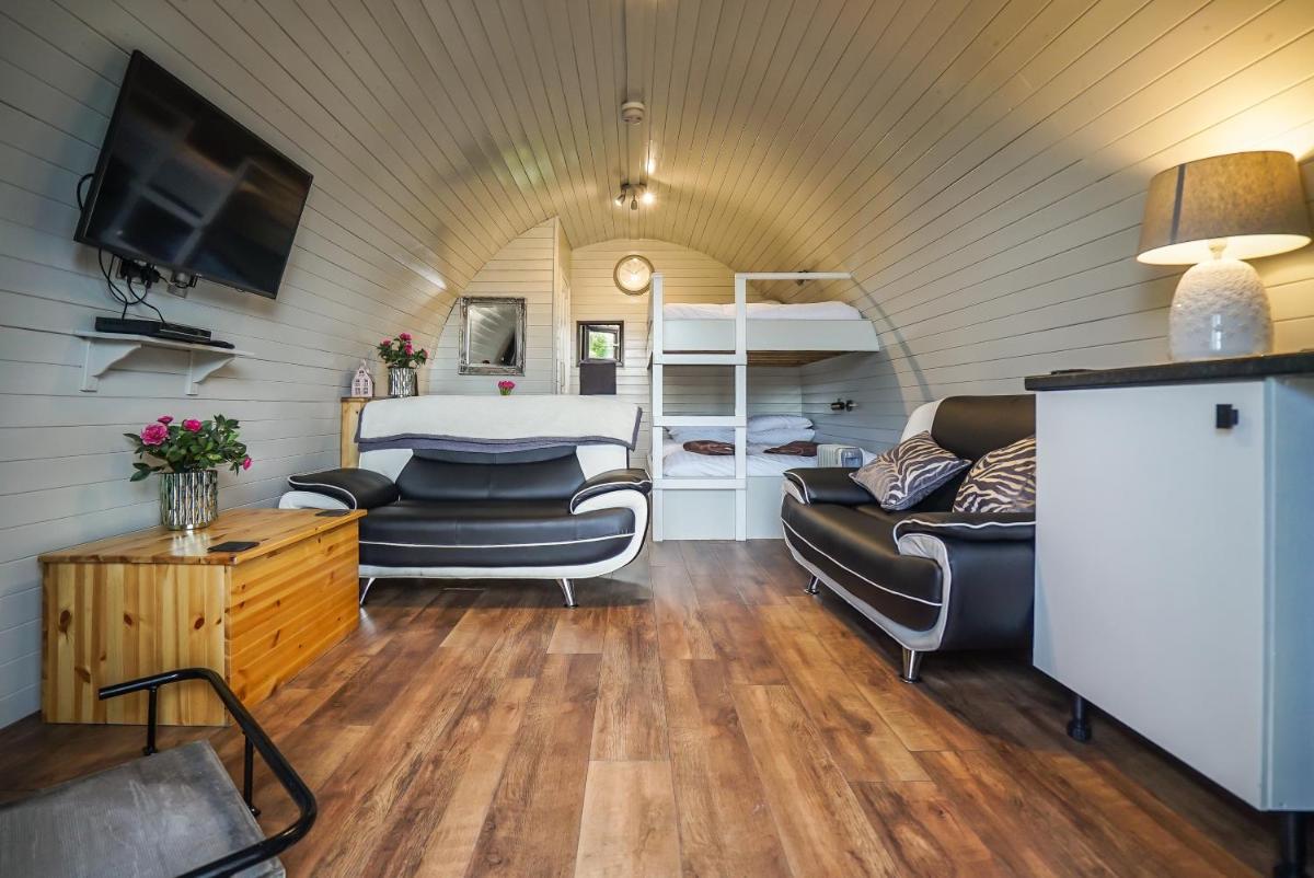 Deluxe Glamping Pod with Hot Tub