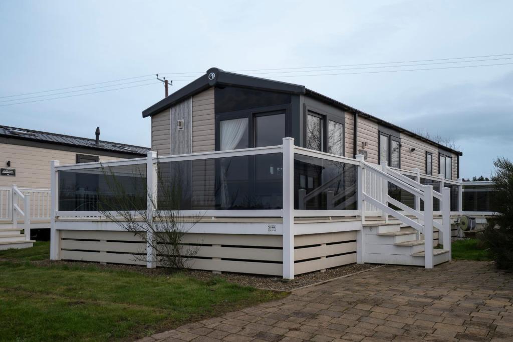 ELVIS, King Of The Caravans, 6 Berth