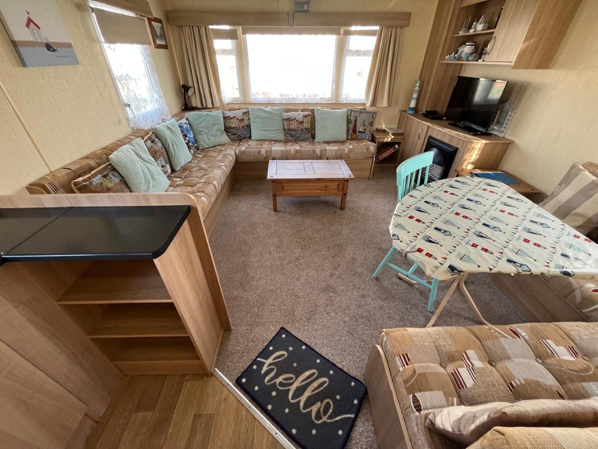 Eagle 4a, Scratby – California Cliffs, Parkdean, sleeps 8, bed linen and towels included, pet friendly and close to the beach