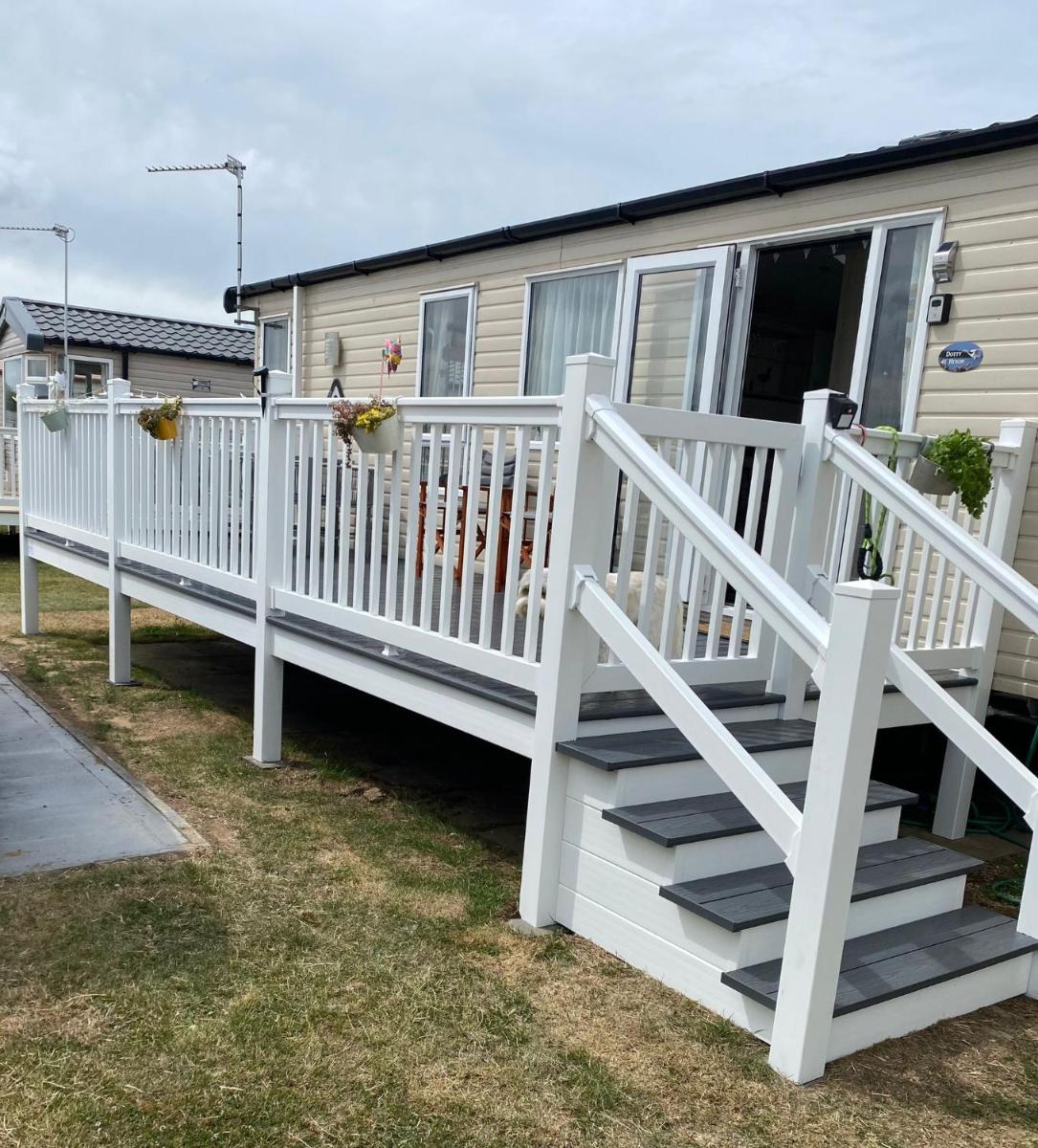 Heron 41, Scratby – California Cliffs, Parkdean, sleeps 6, pet friendly, bed linen and towels included – close to the beach