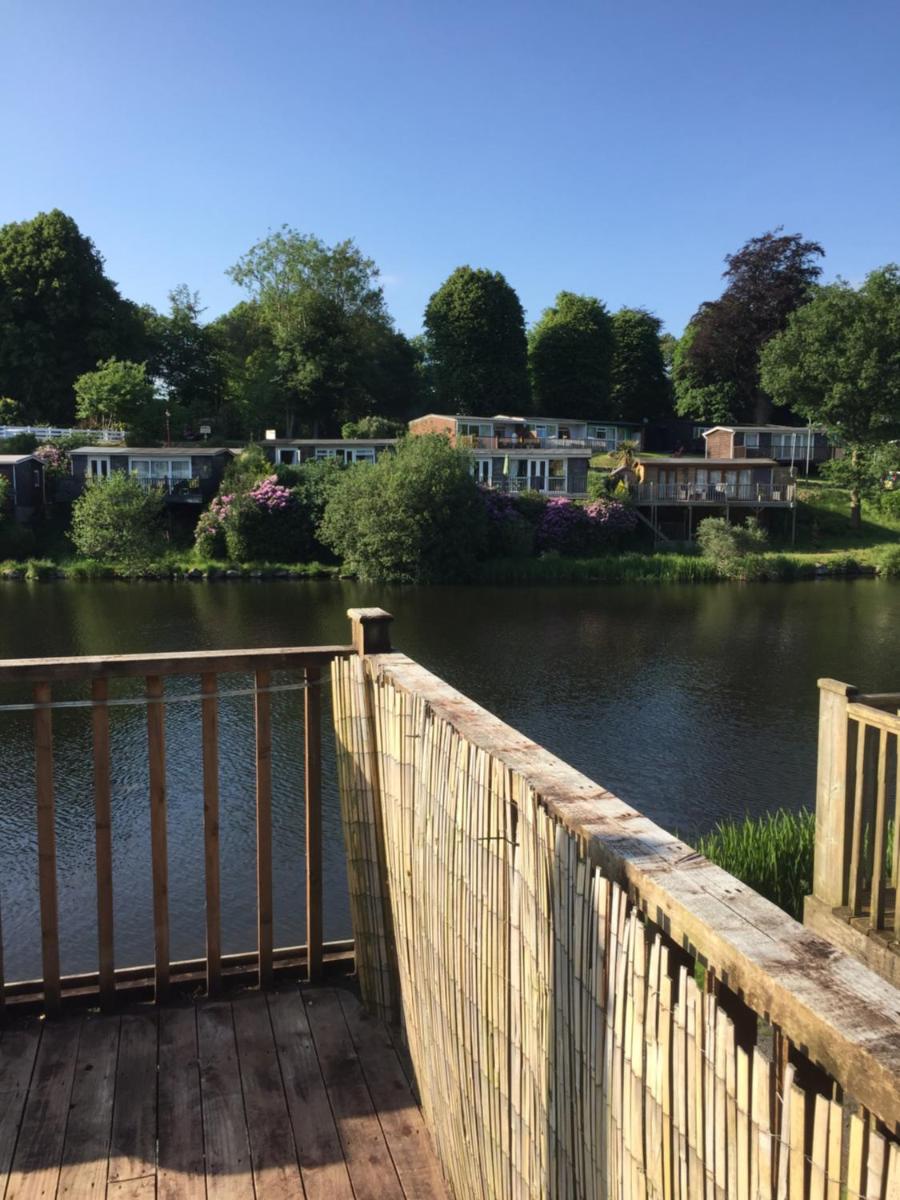 Lakeside view chalet