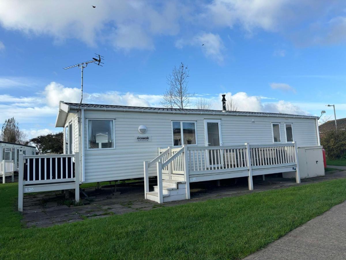 Lapwing 26, California Cliffs, Parkdean, Sleeps Eight, Free Wi-Fi, Pet Friendly, Bed Linen and Towels Included