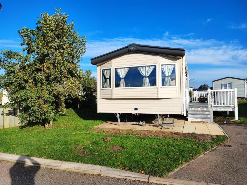 LuaMar Holidays- Tattershall Lakes – Lancaster Crescent