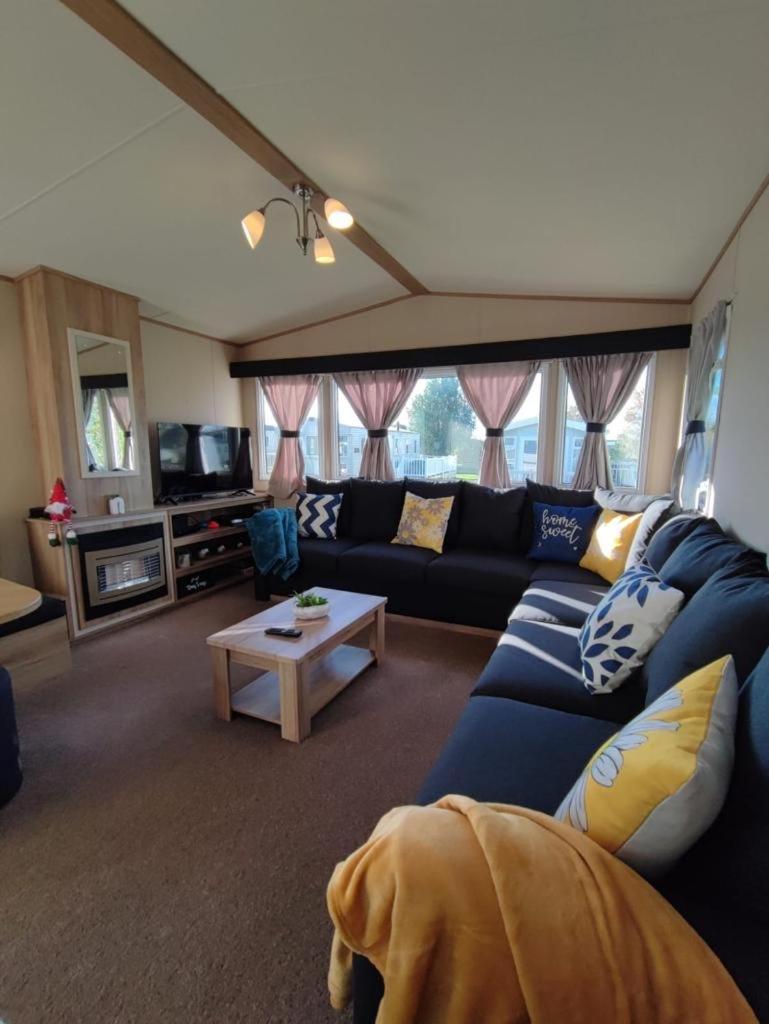 LuaMar Holidays- Tattershall Lakes – Lancaster Crescent