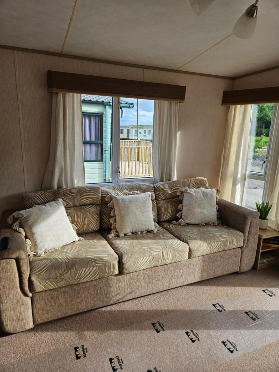 Luxe 6 berth caravan Lytham