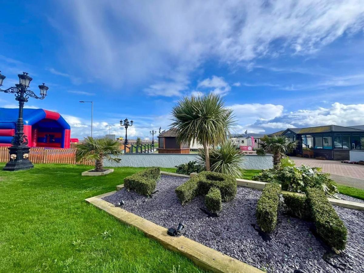 Luxurious caravan in Lyons Holiday Park Rhyl