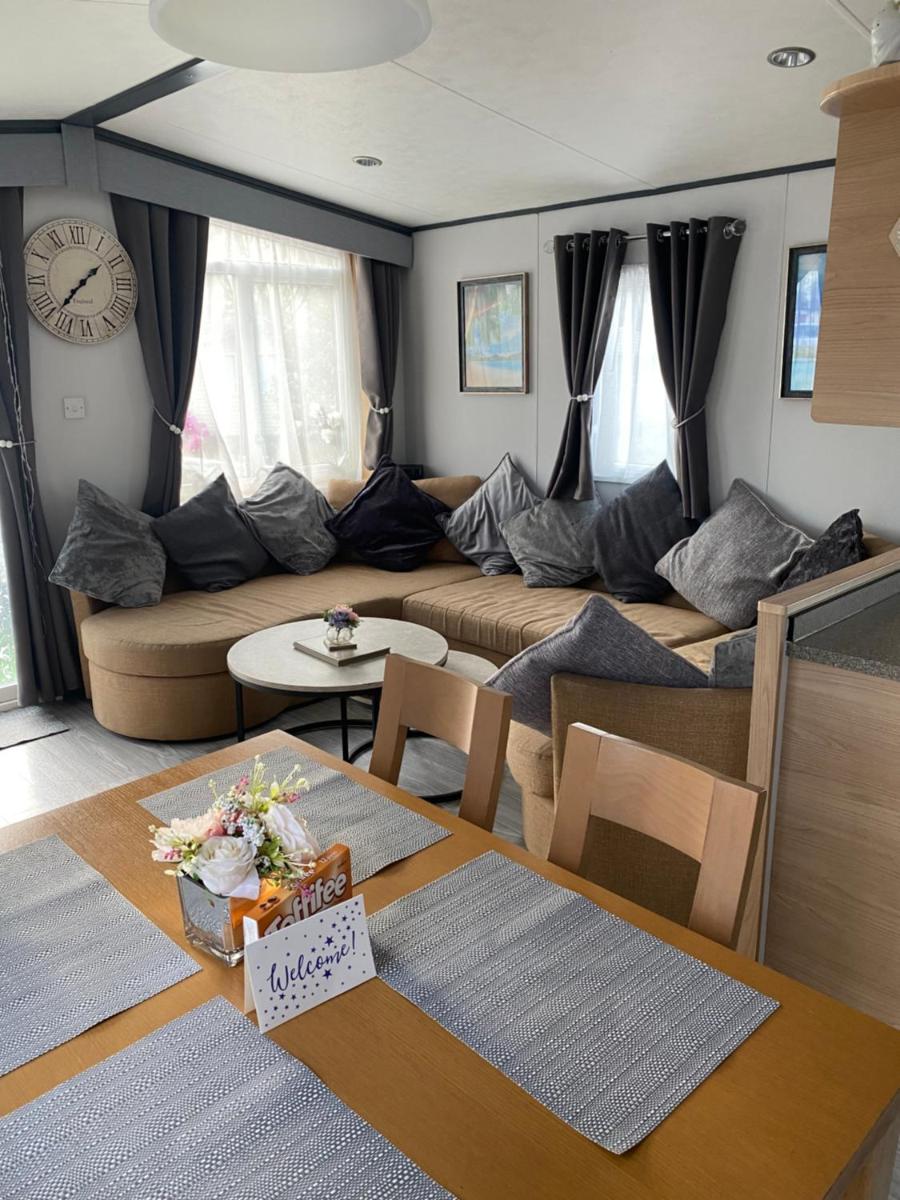 Luxury Holiday Home Happiness at Tattershall lake#