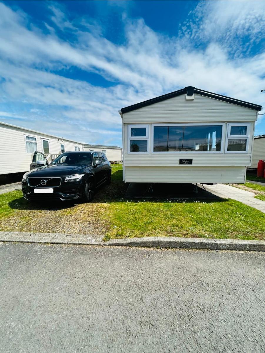 The Elms, 6 Sleeper Trecco Bay Luxury Caravan Park