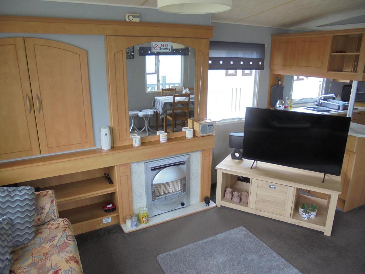 The Wolds Mirage Super TW 8 Berth Panel Heated