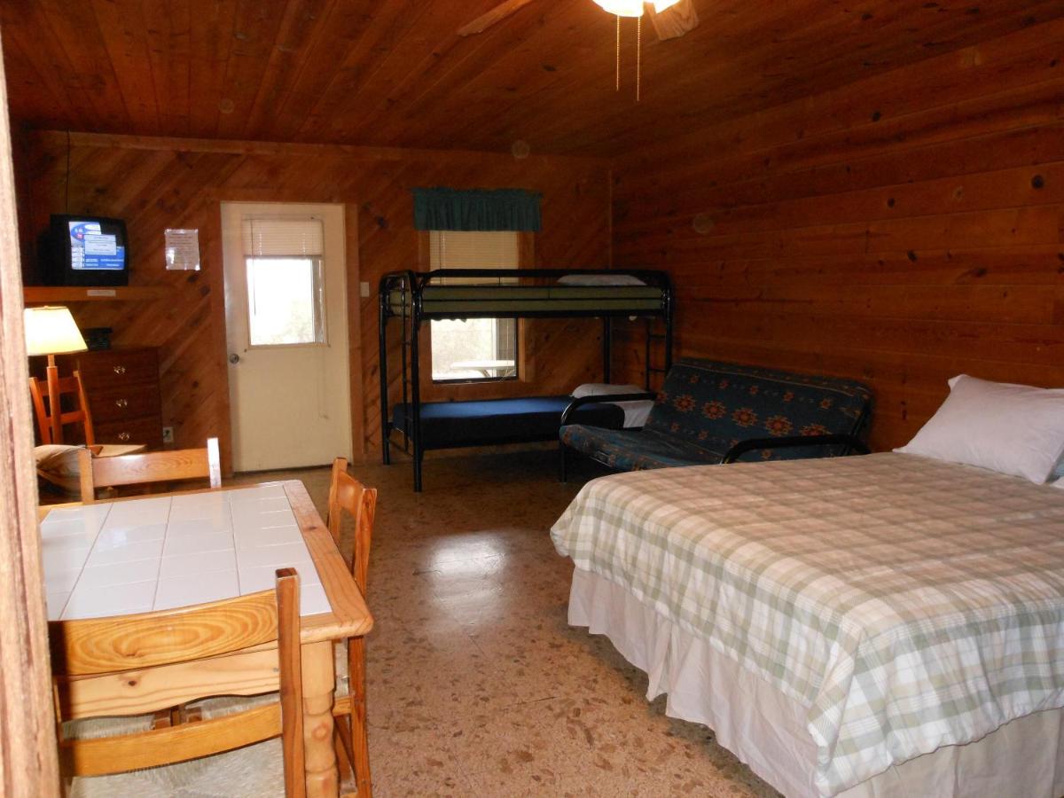 Bay Landing Camping Resort Deluxe Cabin 29