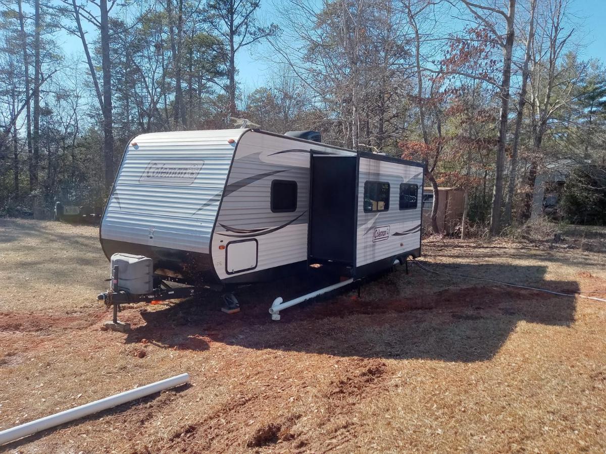 Beautiful Camper on quiet lot in the foothills of Western NC