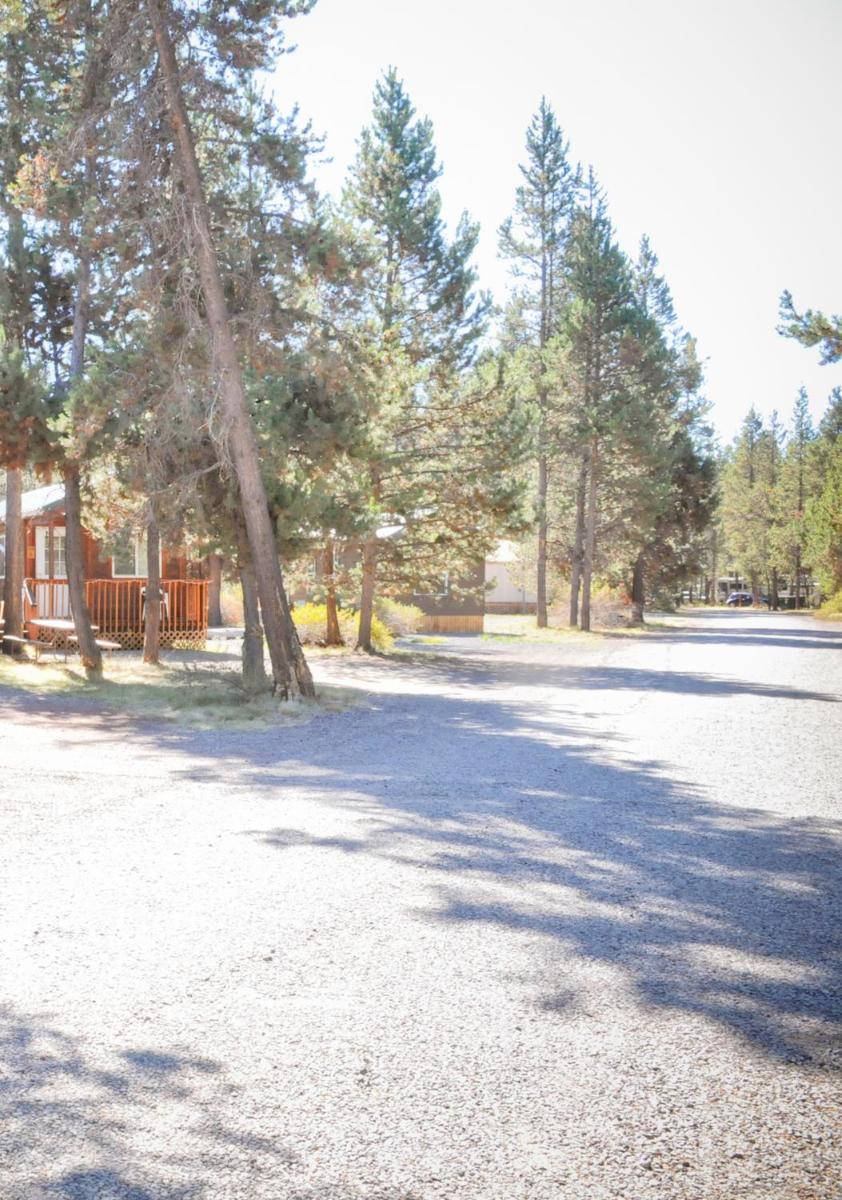 Bend-Sunriver Camping Resort Two-Bedroom Cabin 5