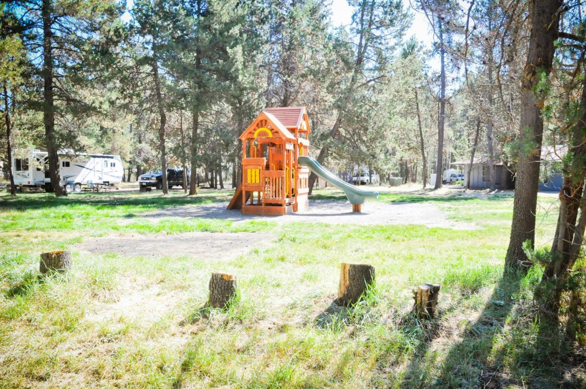 Bend-Sunriver Camping Resort Wheelchair Accessible Yurt 13