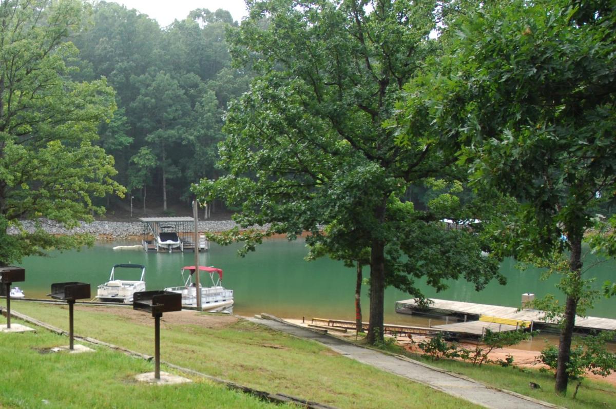 Carolina Landing Camping Resort Cabin 10