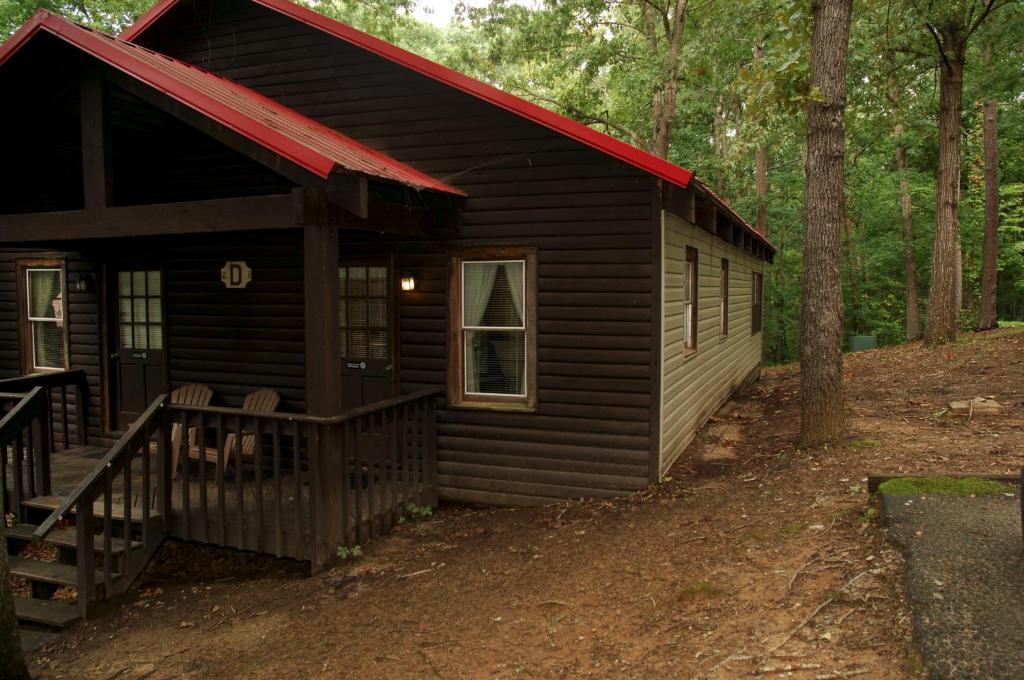 Carolina Landing Camping Resort Deluxe Cabin 6