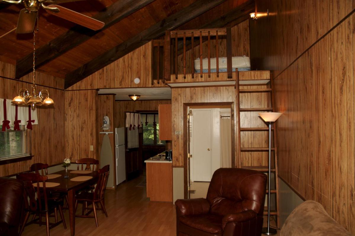 Carolina Landing Camping Resort Luxury Cabin 8