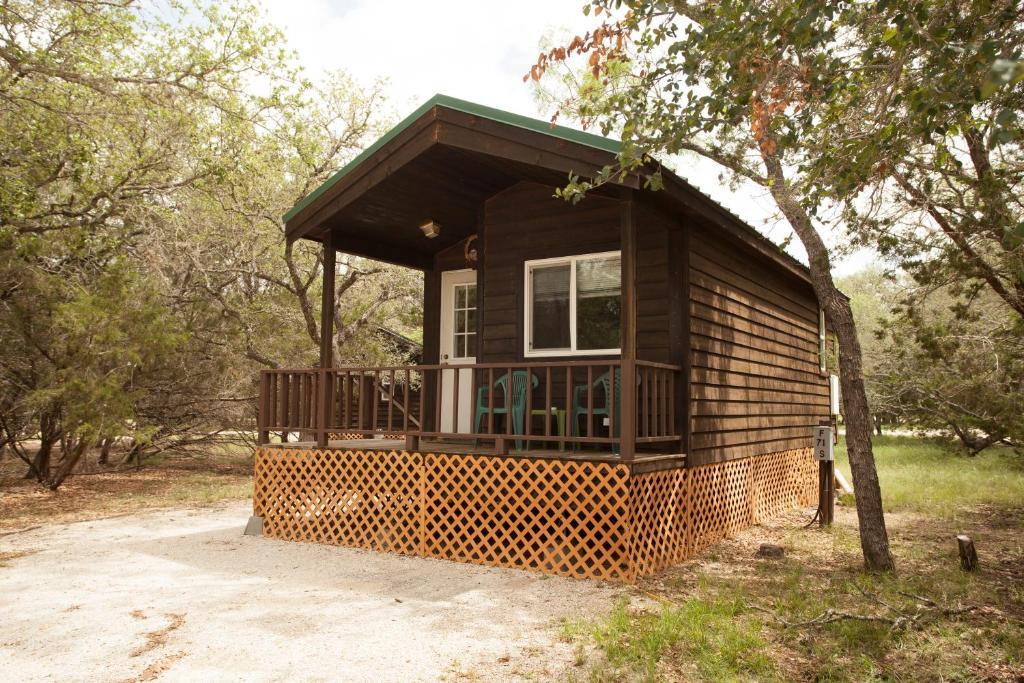 Medina Lake Camping Resort Studio Cabin 2