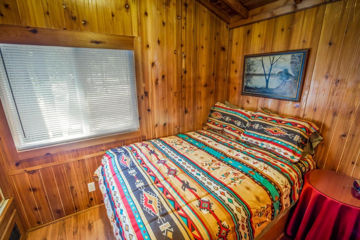 Pio Pico Camping Resort One-Bedroom Cabin 13