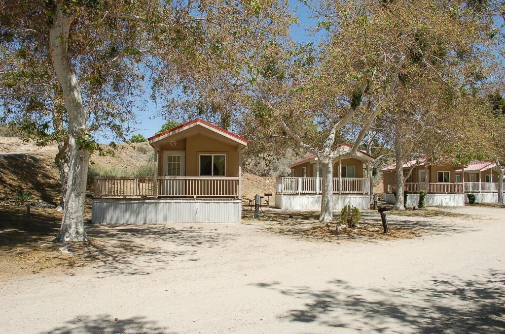 Soledad Canyon Deluxe Cabin 23