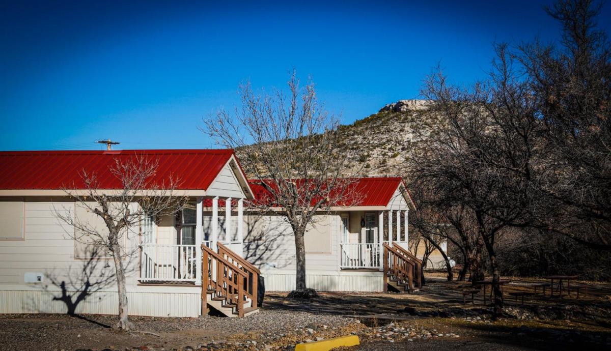 Verde Valley One-Bedroom Park Model Cabin 14