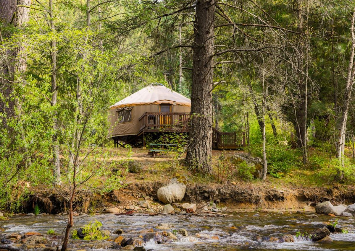 Yosemite Lakes River Yurt 21