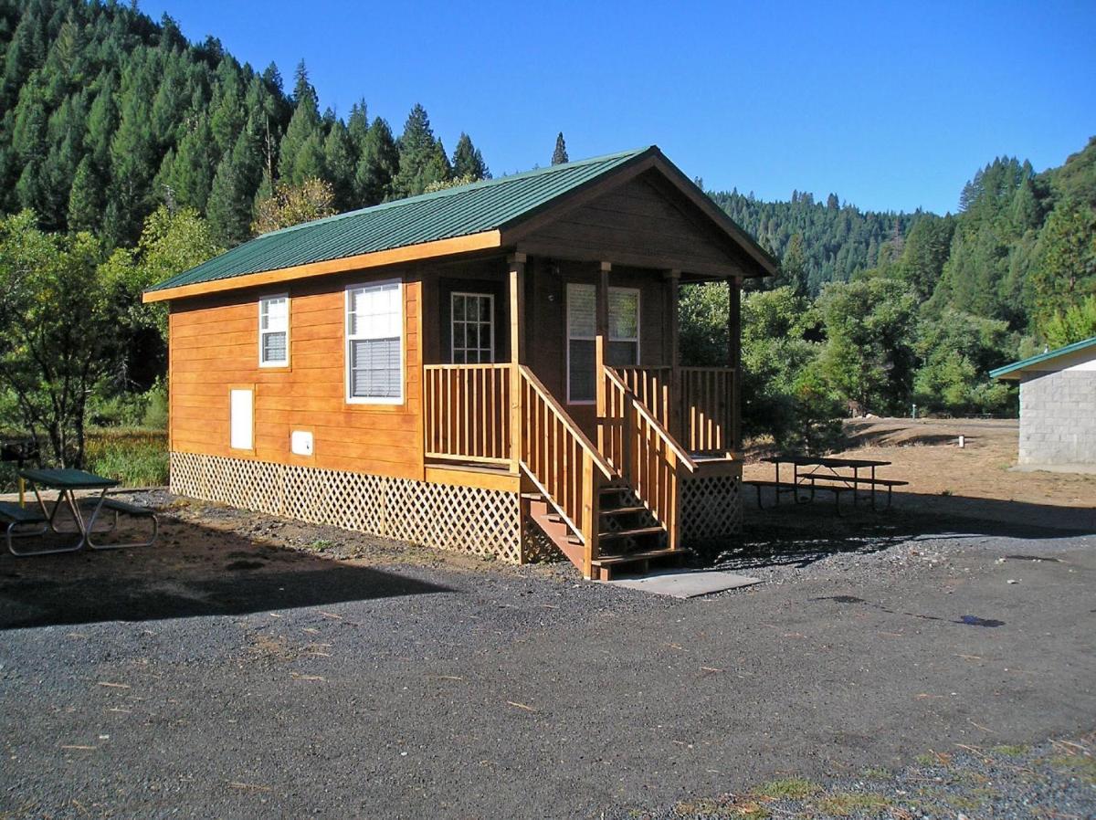 Yosemite Lakes Wheelchair Accessible Cabin 46